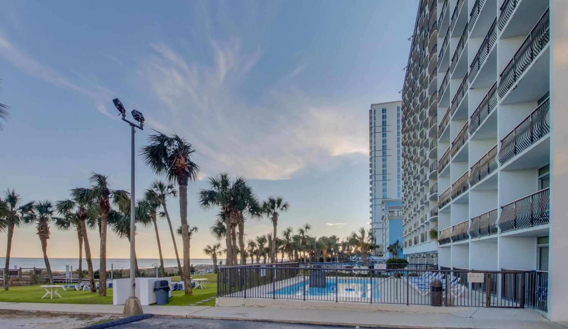 Hosteeva Boardwalk Ocean-Front Condo Миртл-Бич Экстерьер фото